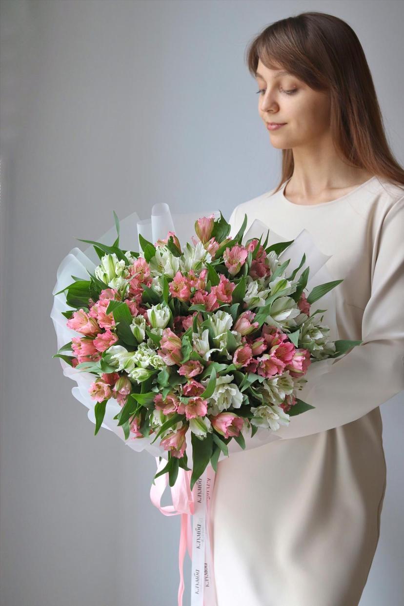Альстромерия белая и розовая