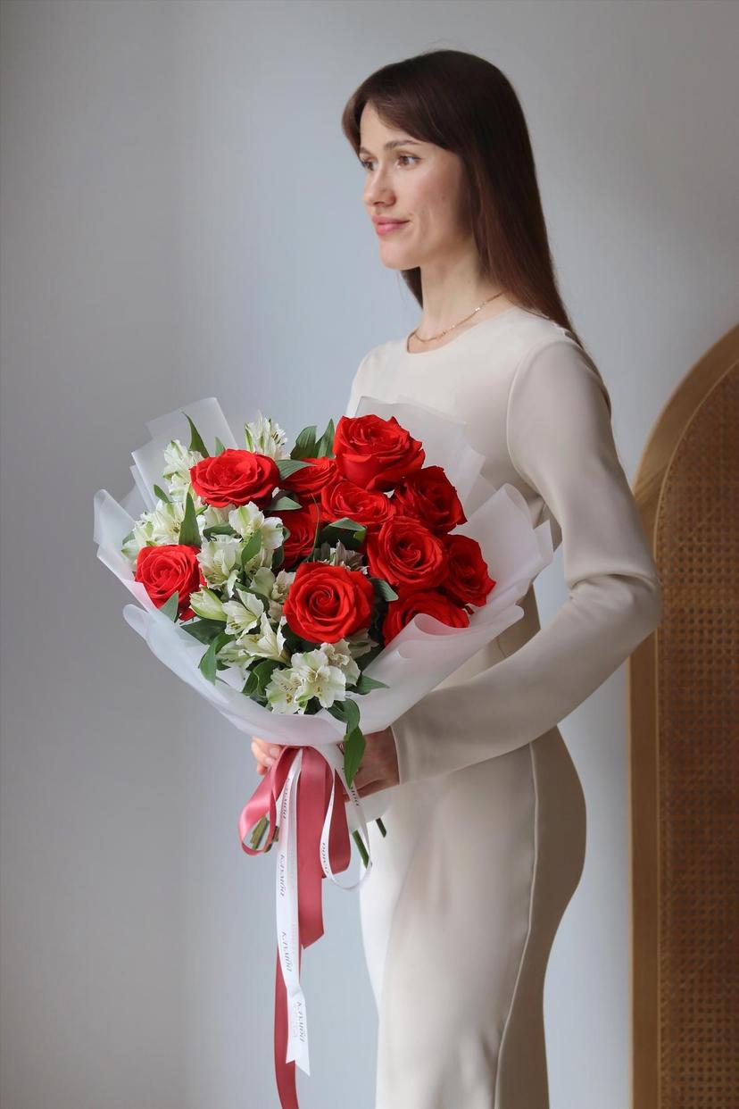 Нина и альстромерия